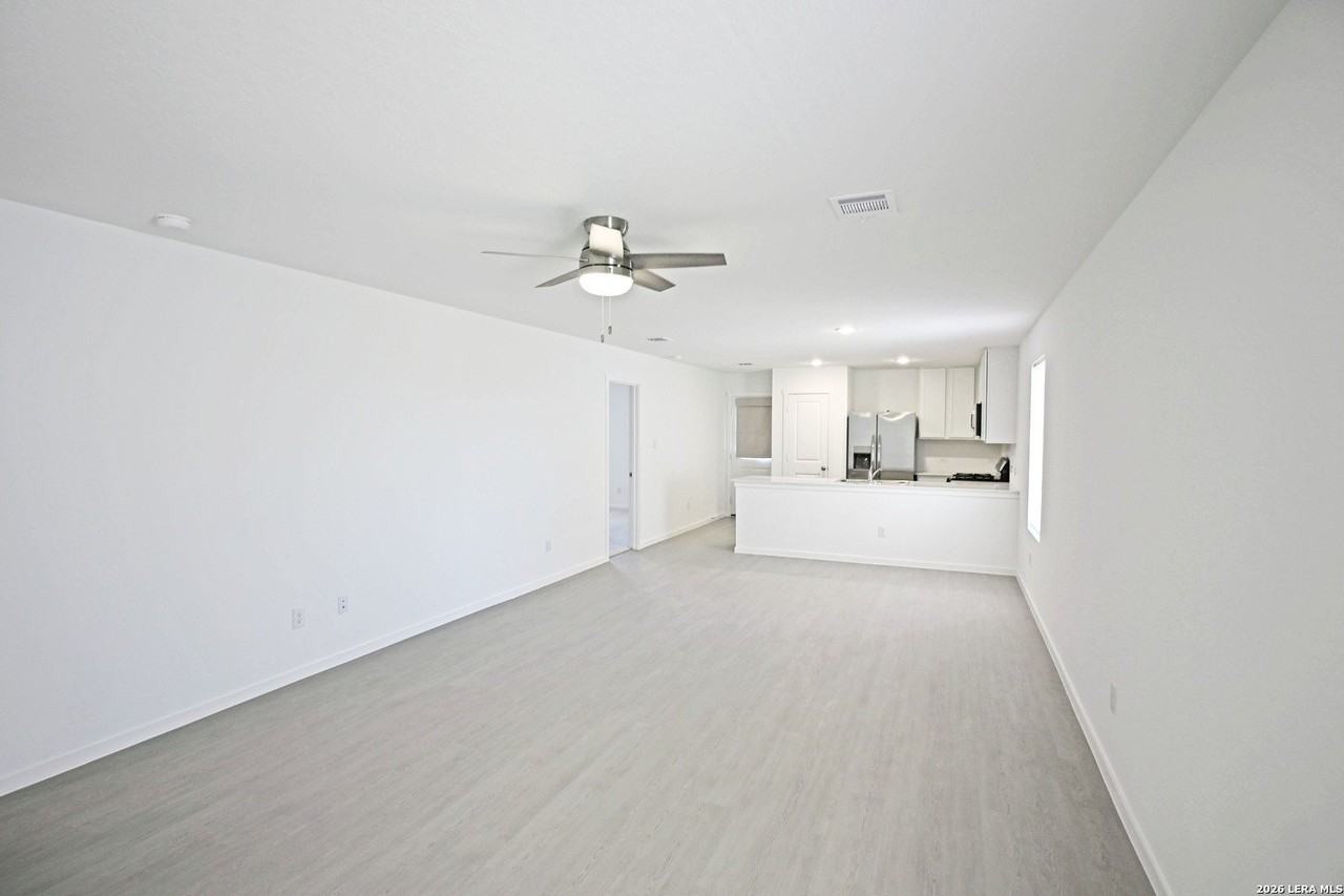 227 Zyra Ave - Photo 4 of 20