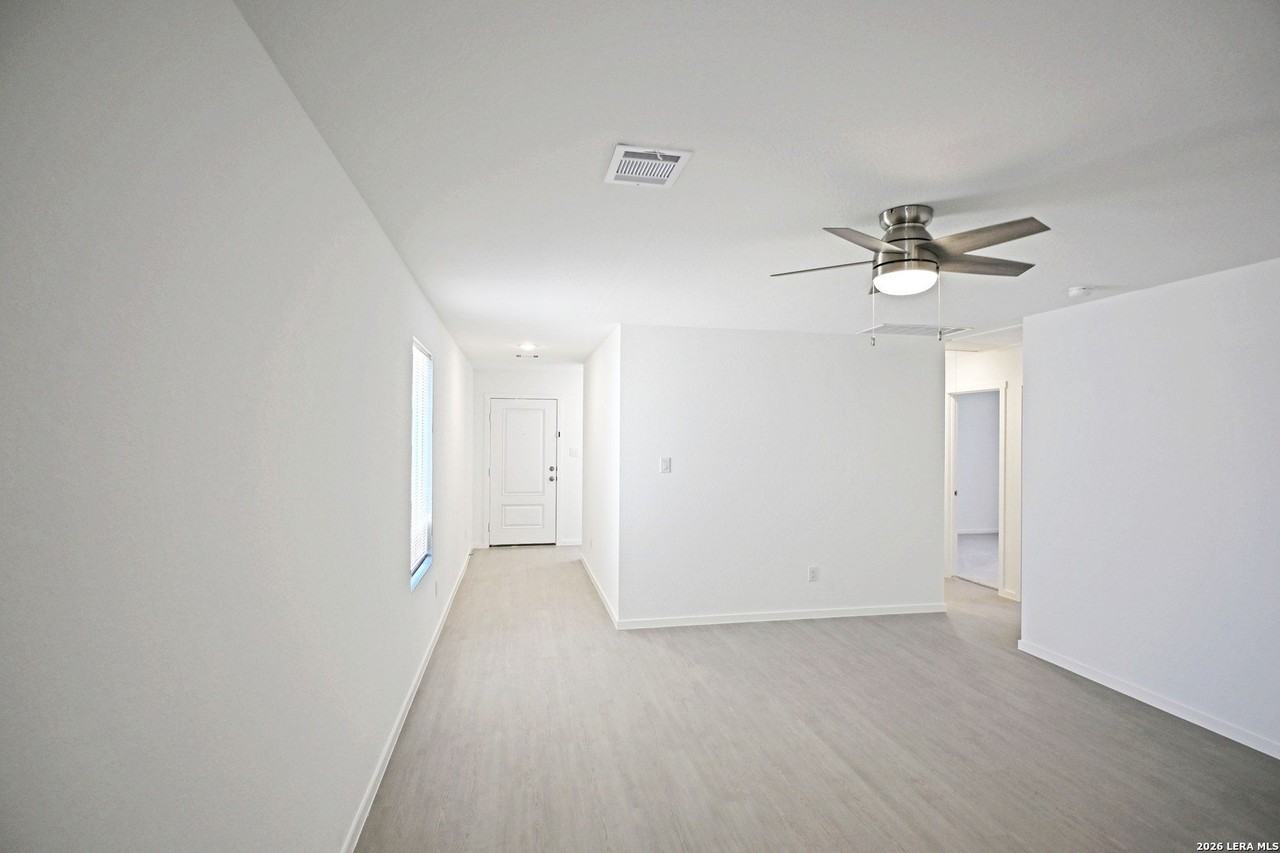 227 Zyra Ave - Photo 5 of 20