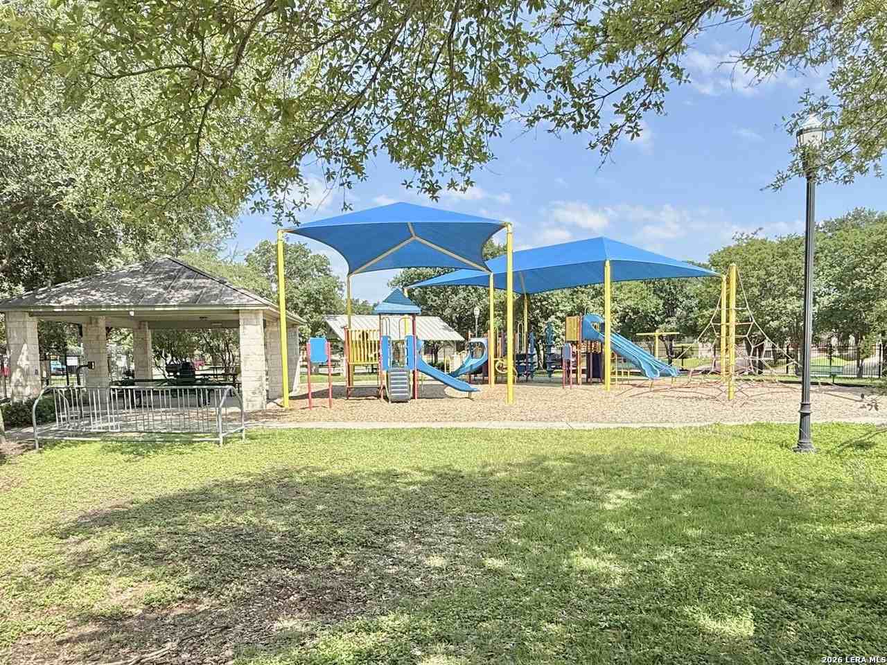10231 Bermuda Trce - Photo 2 of 24