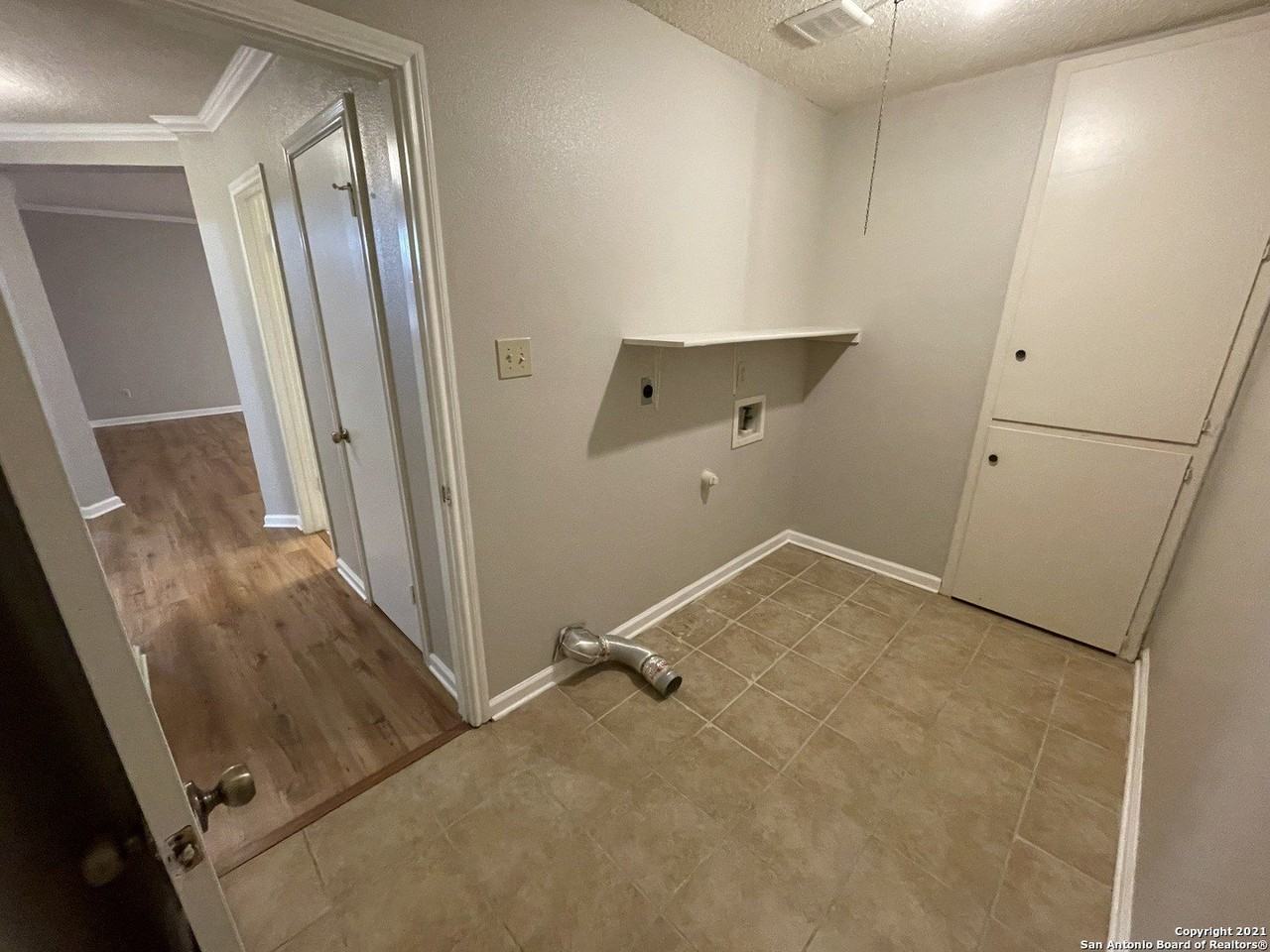 7815 Caspian Bay Dr - Photo 5 of 20