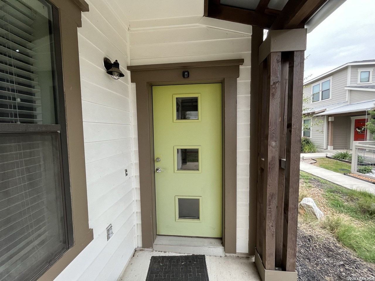 1146 N Olive St - Photo 3 of 26