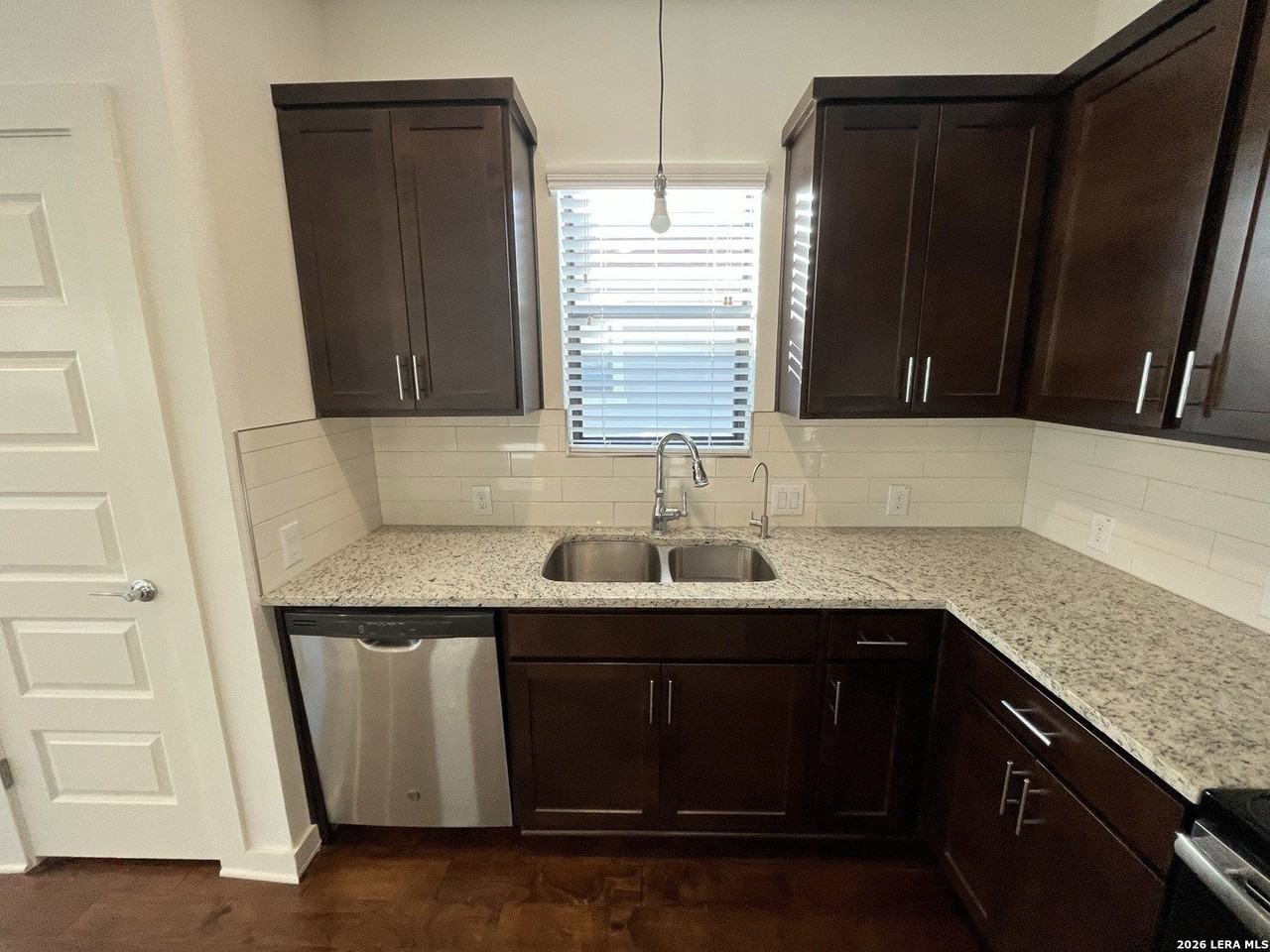 1146 N Olive St - Photo 4 of 26