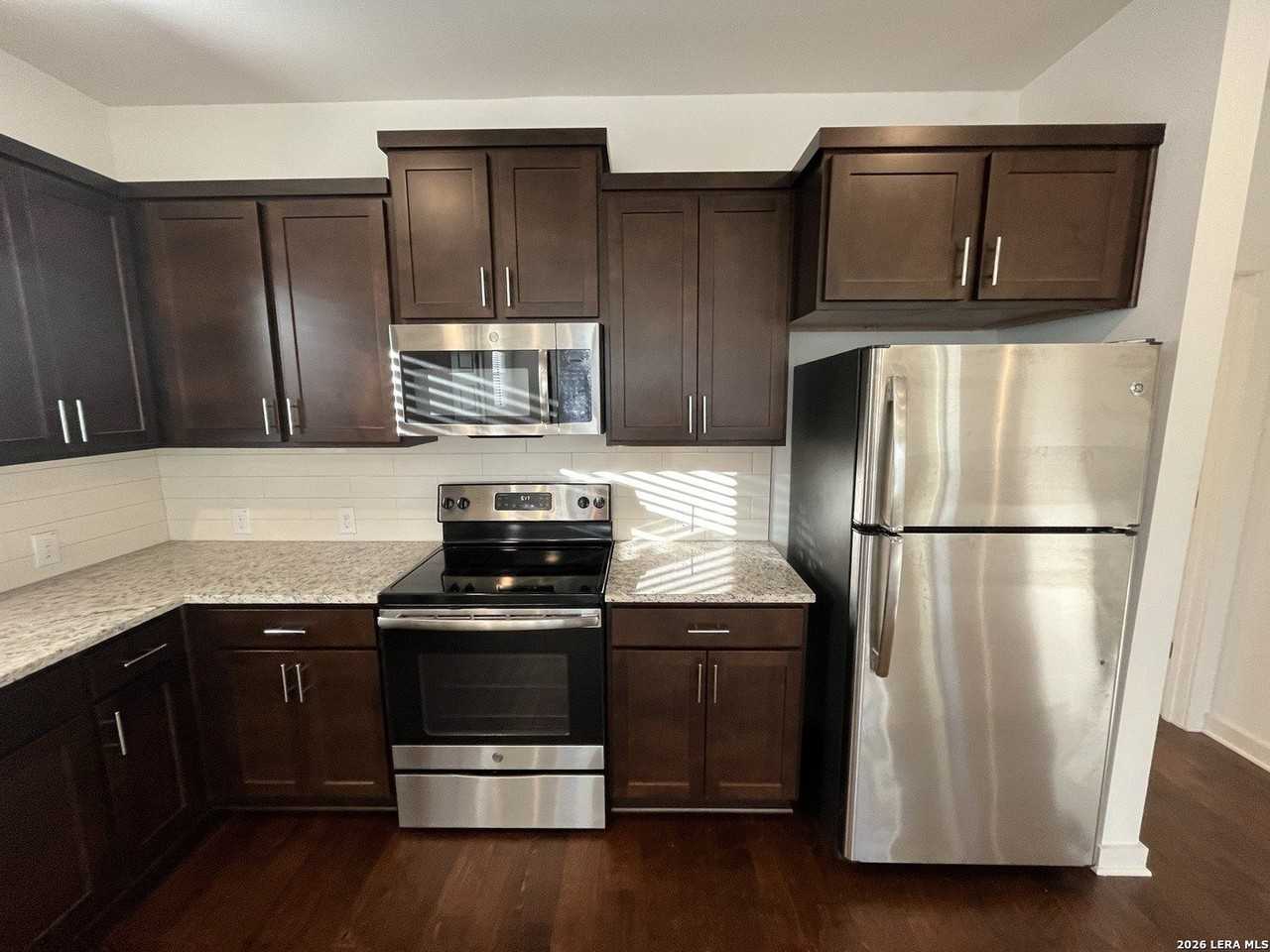 1146 N Olive St - Photo 5 of 26