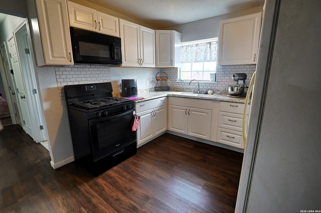 4326 Spring Oak Dr - Photo 6 of 16
