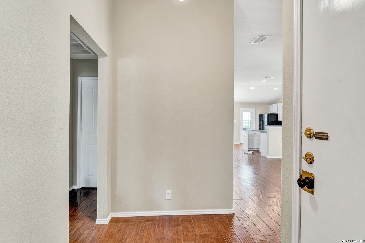 153 Bentwood Ranch Dr - Photo 5 of 24