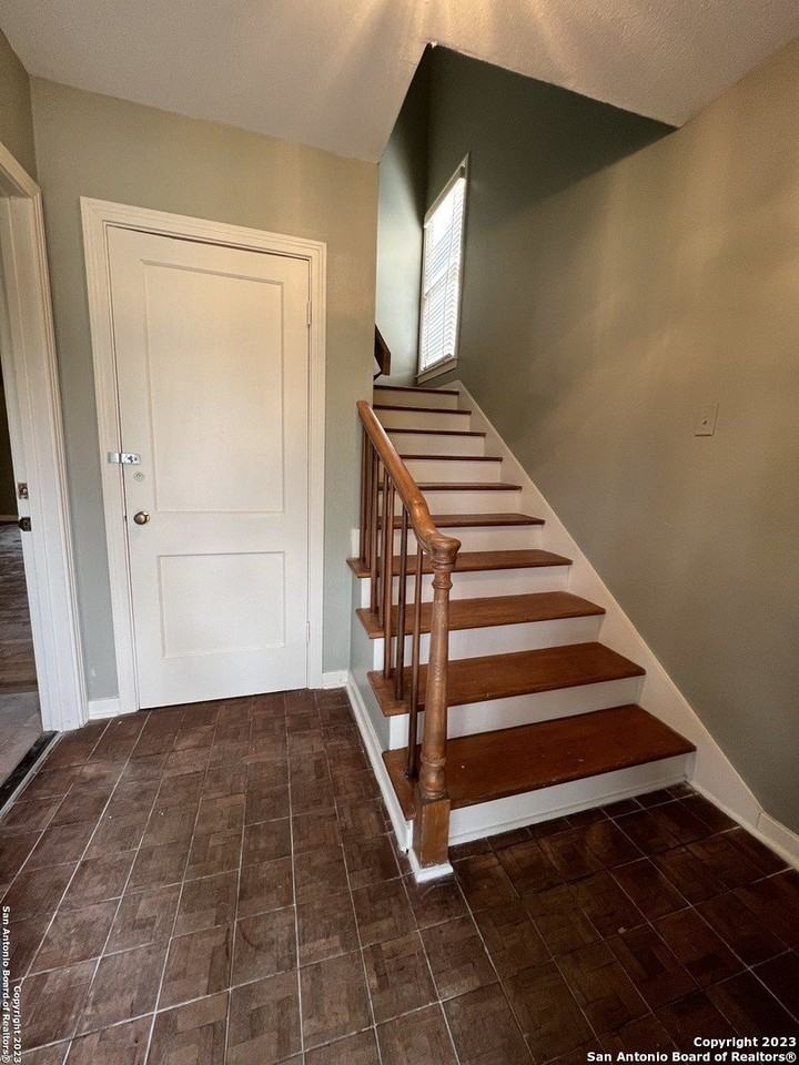 430 Bryn Mawr Dr - Photo 6 of 26