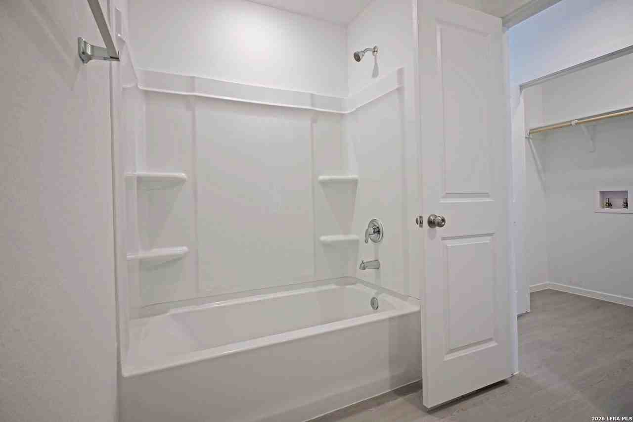 2411 Shady Grv - Photo 5 of 24