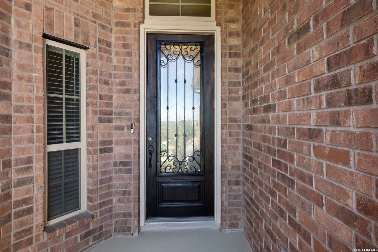 1523 Nicholas Cv - Photo 2 of 23