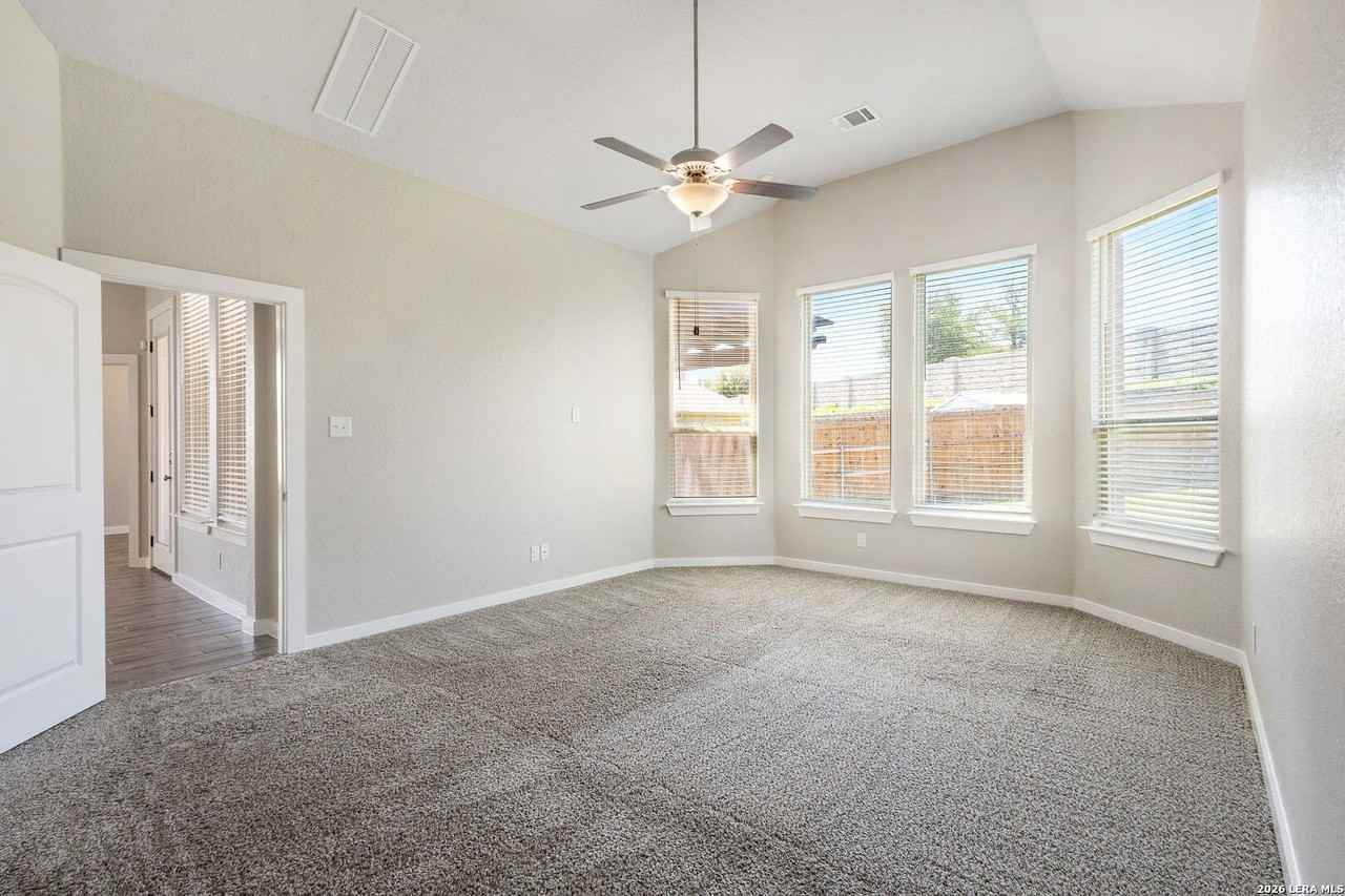 1523 Nicholas Cv - Photo 6 of 23