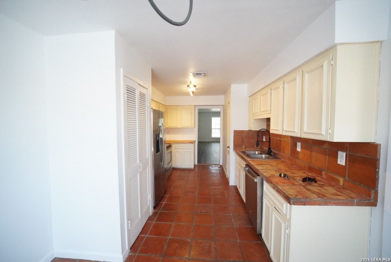7926 Broadway #102 - Photo 2 of 10