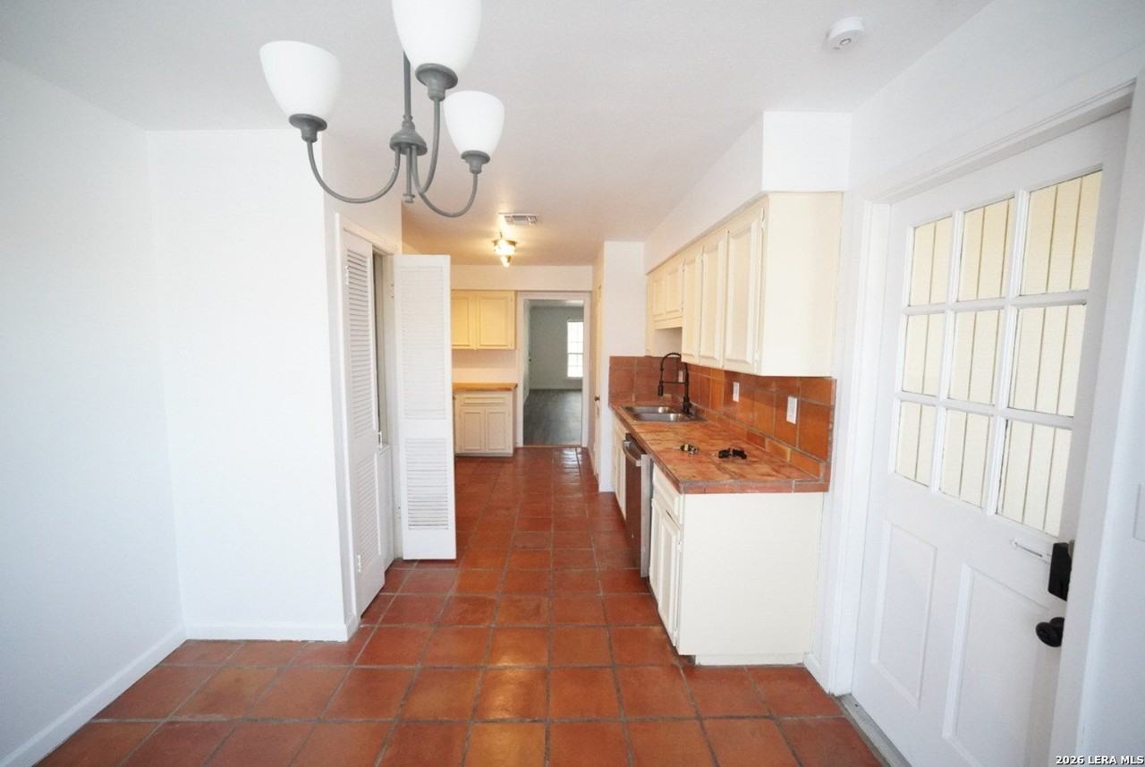 7926 Broadway #102 - Photo 3 of 10