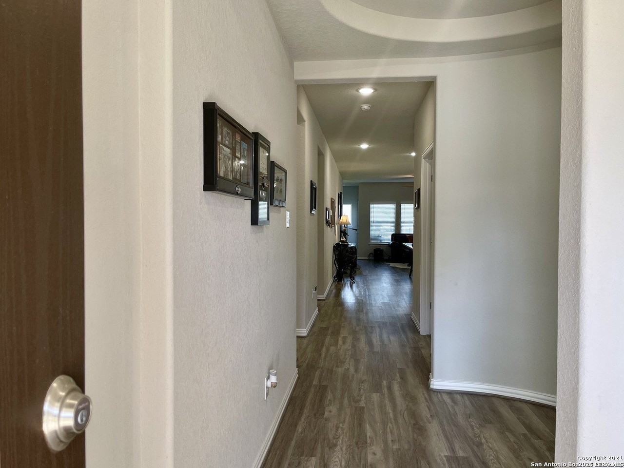 1212 Loma Rnch - Photo 4 of 27