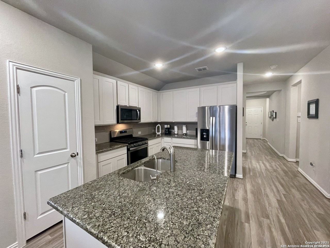 1212 Loma Rnch - Photo 7 of 27