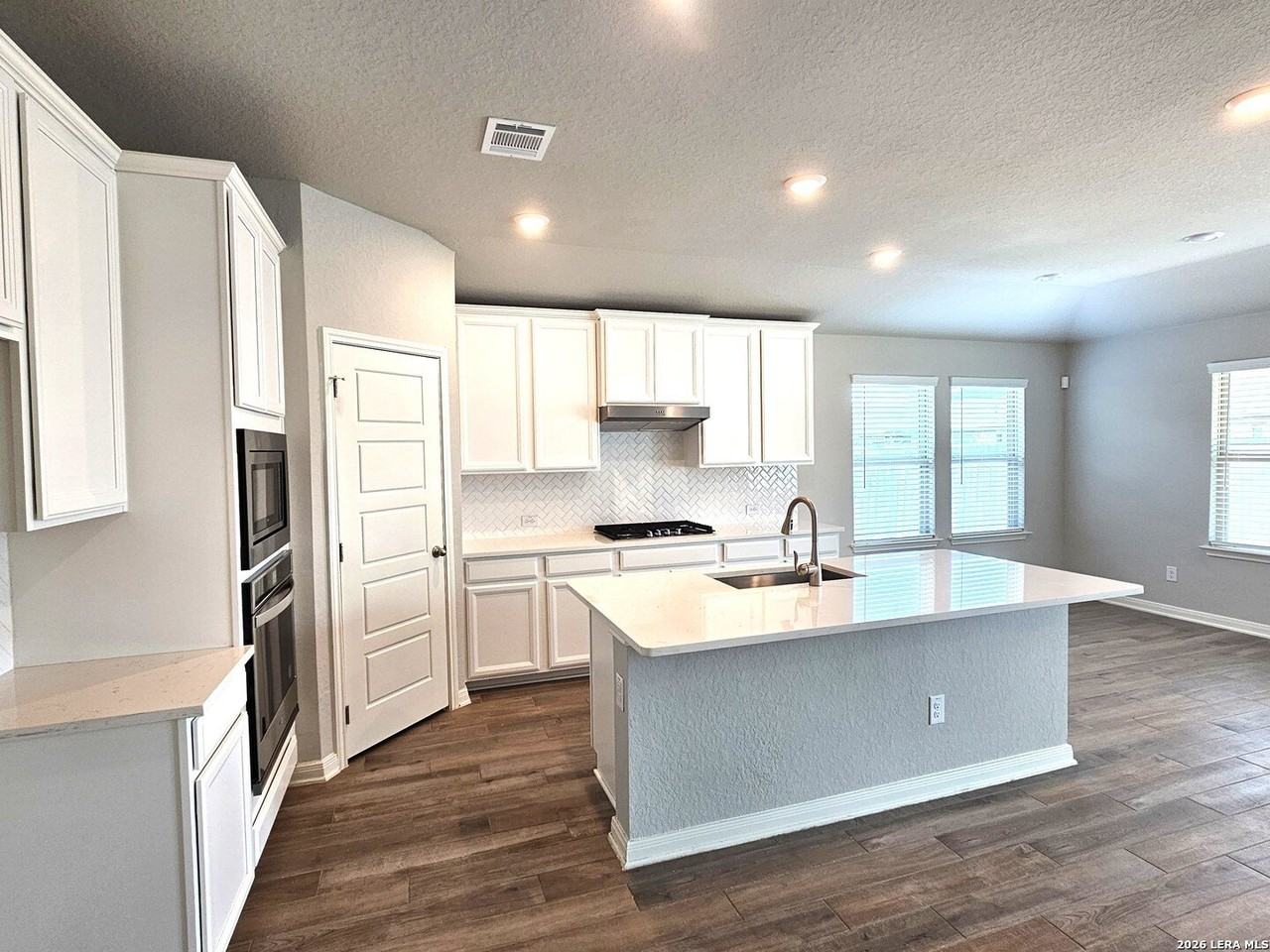 17027 Barker Path - Photo 2 of 34