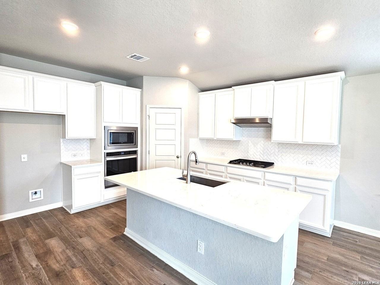 17027 Barker Path - Photo 3 of 34