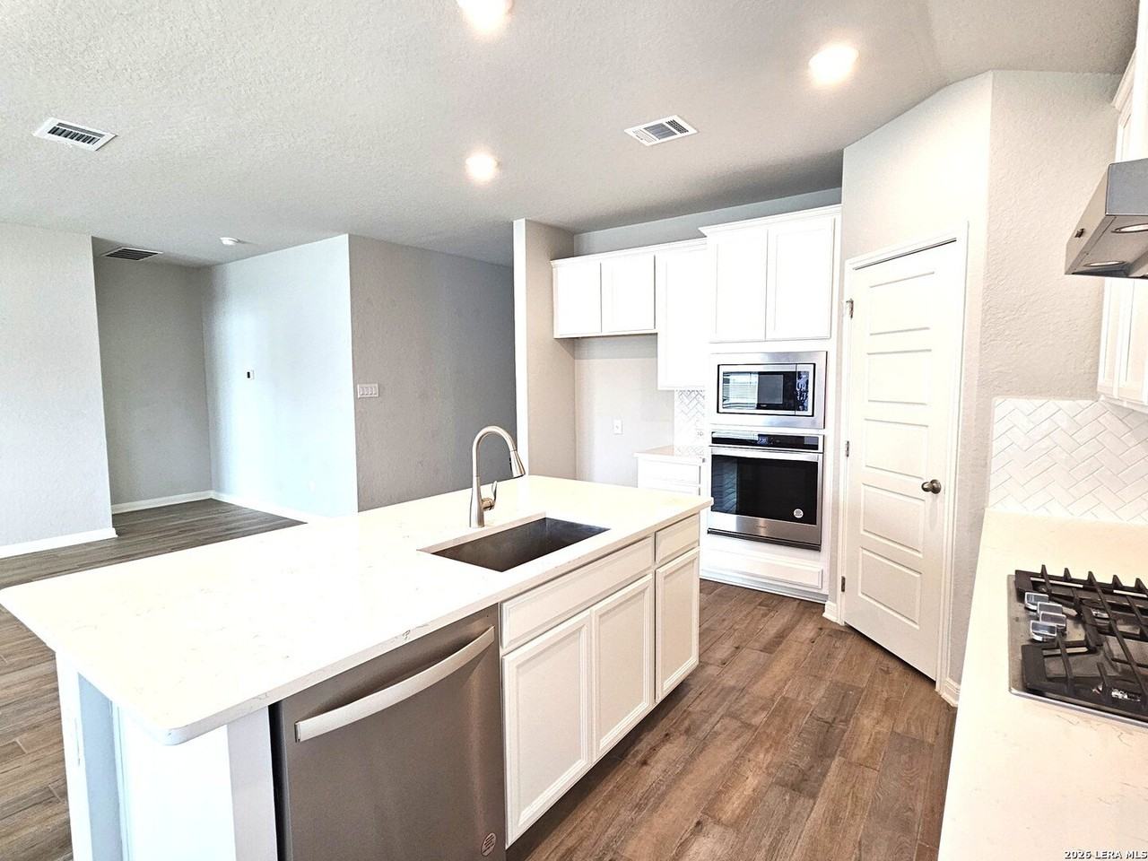 17027 Barker Path - Photo 6 of 34