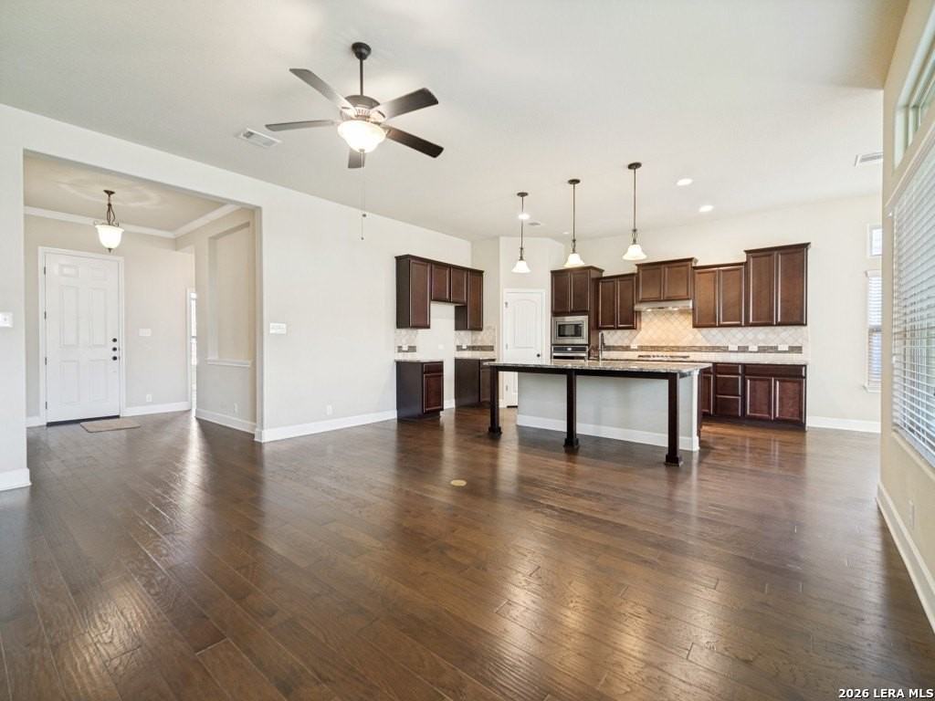 111 Arbor Woods - Photo 7 of 24