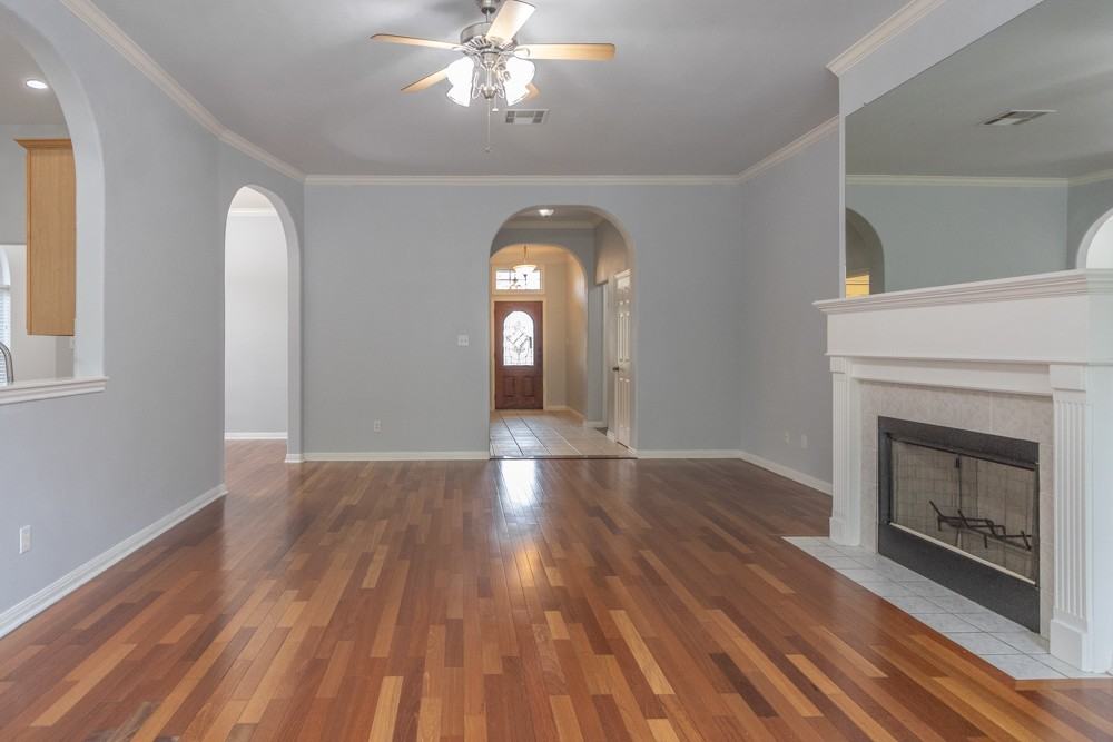 8214 Cornerwood Dr - Photo 3 of 5