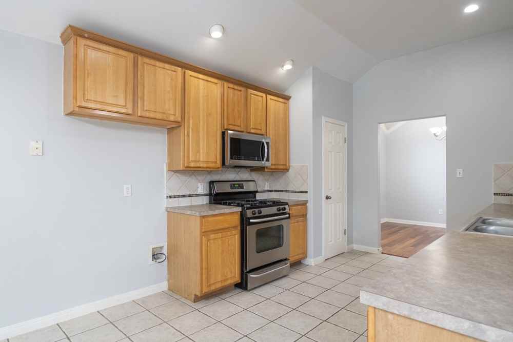 8214 Cornerwood Dr - Photo 4 of 5