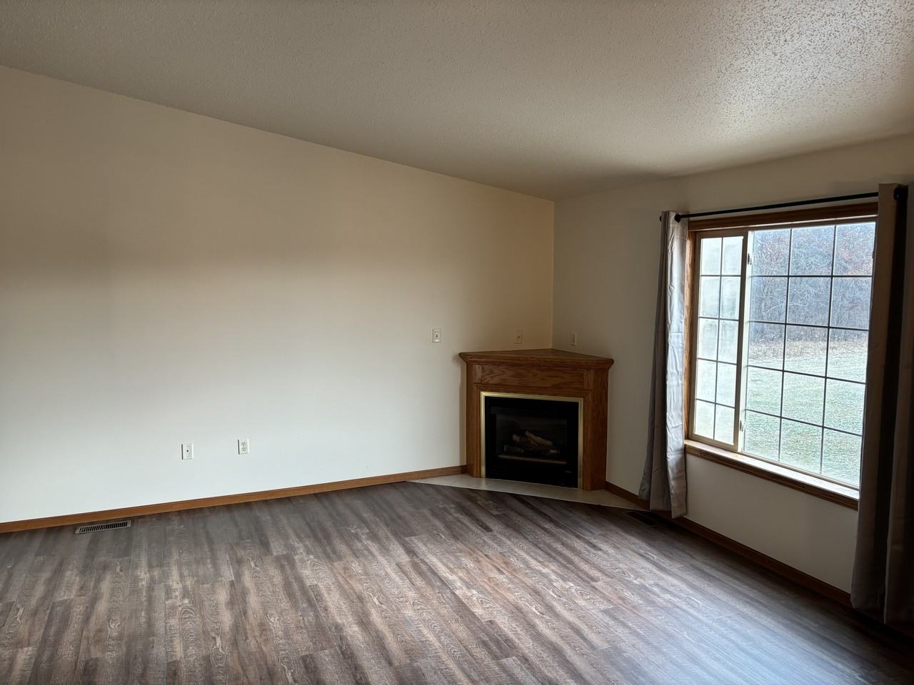 16970 54th Ave #16976 - Photo 3 of 9