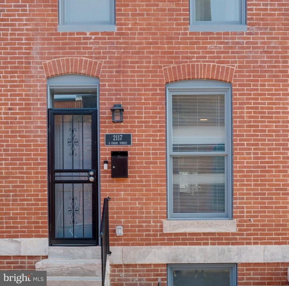 2117 E Chase St - Photo 2 of 20