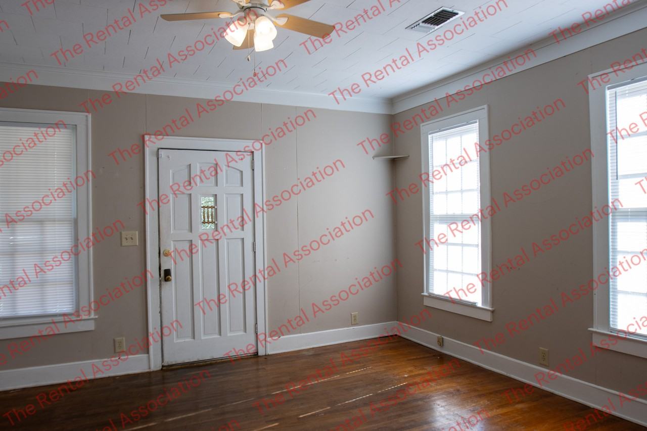 419 E Mississippi Ave #1 - Photo 3 of 12