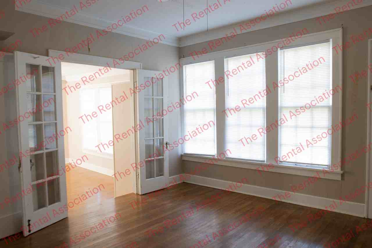 419 E Mississippi Ave #1 - Photo 5 of 12