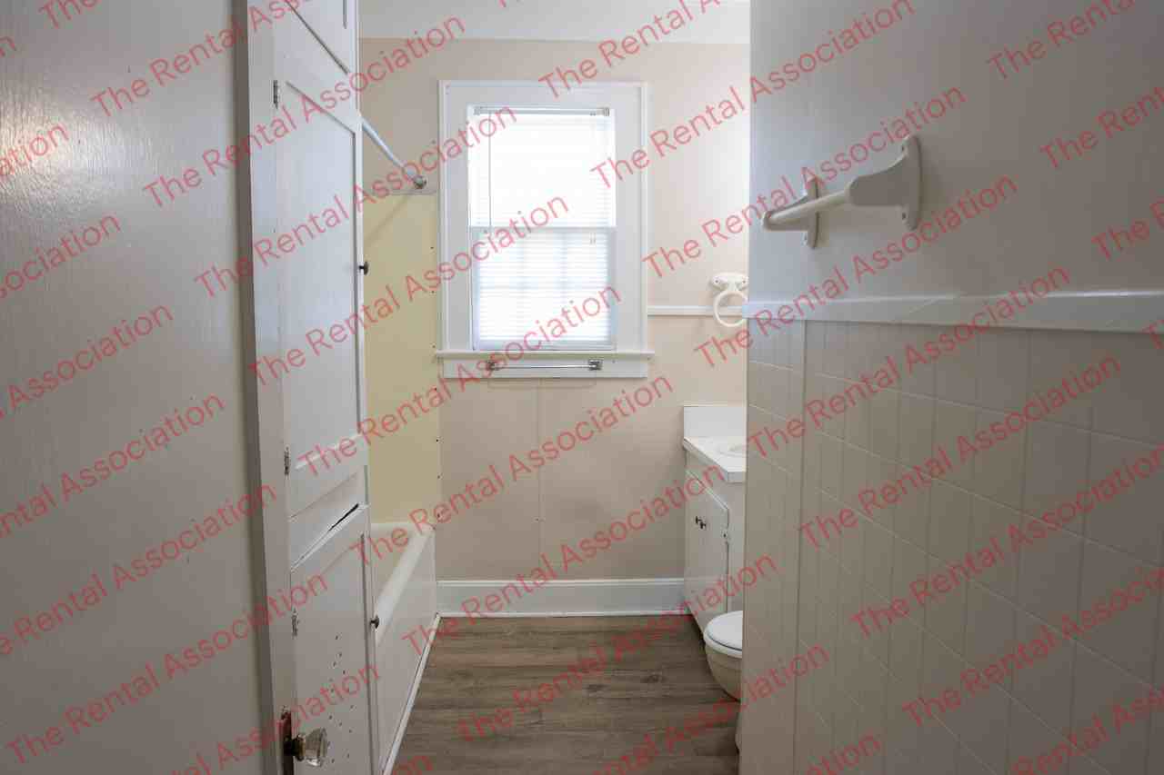 419 E Mississippi Ave #1 - Photo 7 of 12