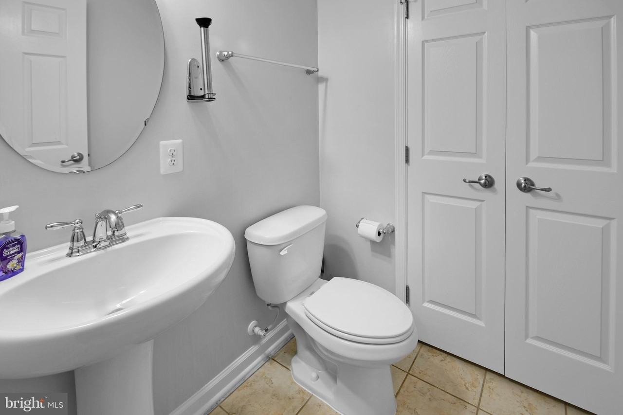 9611 Atterbury Ln - Photo 3 of 30