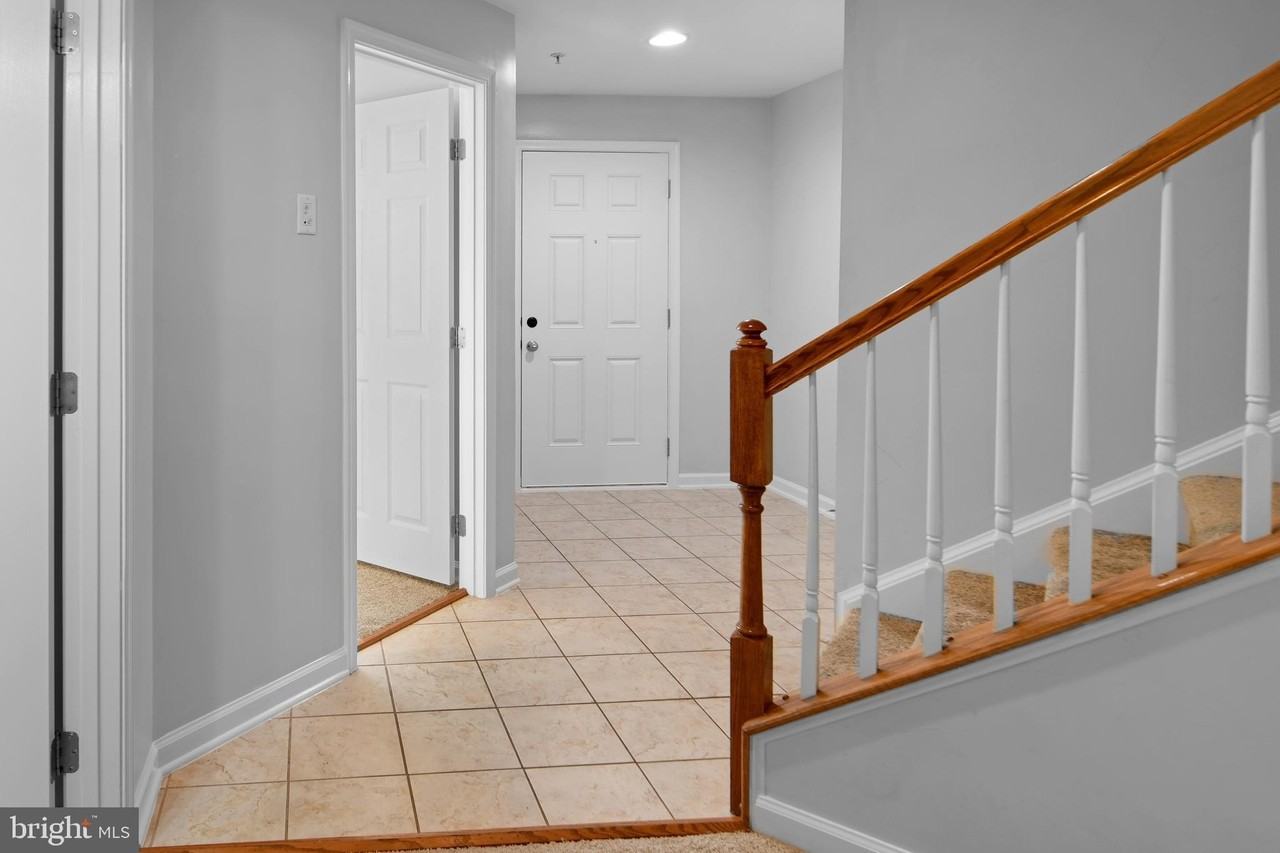 9611 Atterbury Ln - Photo 5 of 30
