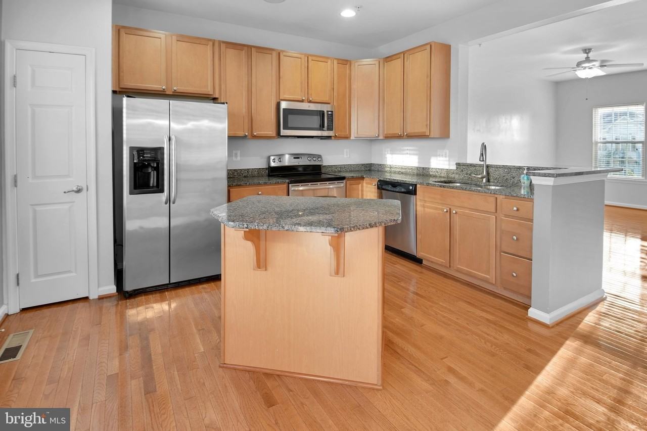 9611 Atterbury Ln - Photo 6 of 30