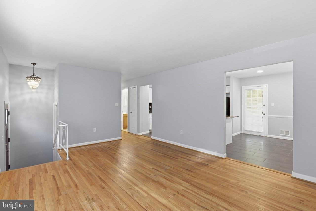 12908 Glynis Rd - Photo 5 of 31