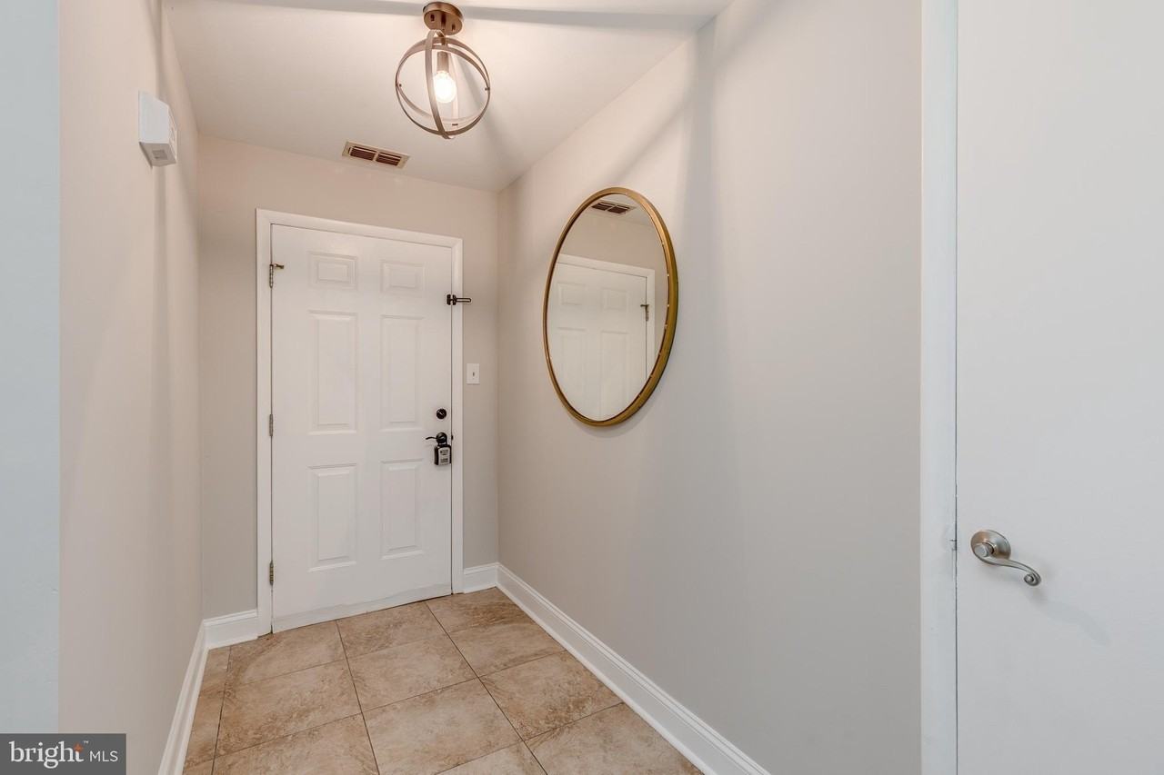 34 Foxglove Dr - Photo 4 of 17