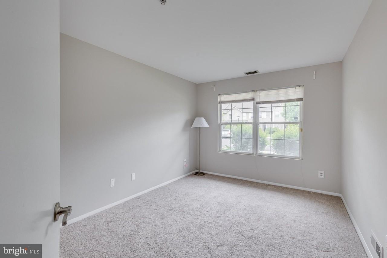 34 Foxglove Dr - Photo 6 of 17