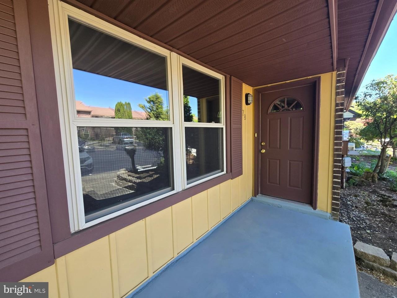 878 Williams Pl - Photo 3 of 27