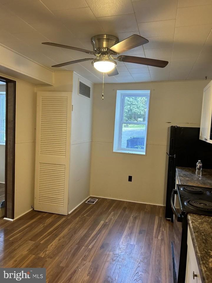746 W Lincoln Hwy - Photo 4 of 10