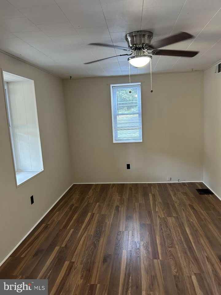 746 W Lincoln Hwy - Photo 6 of 10