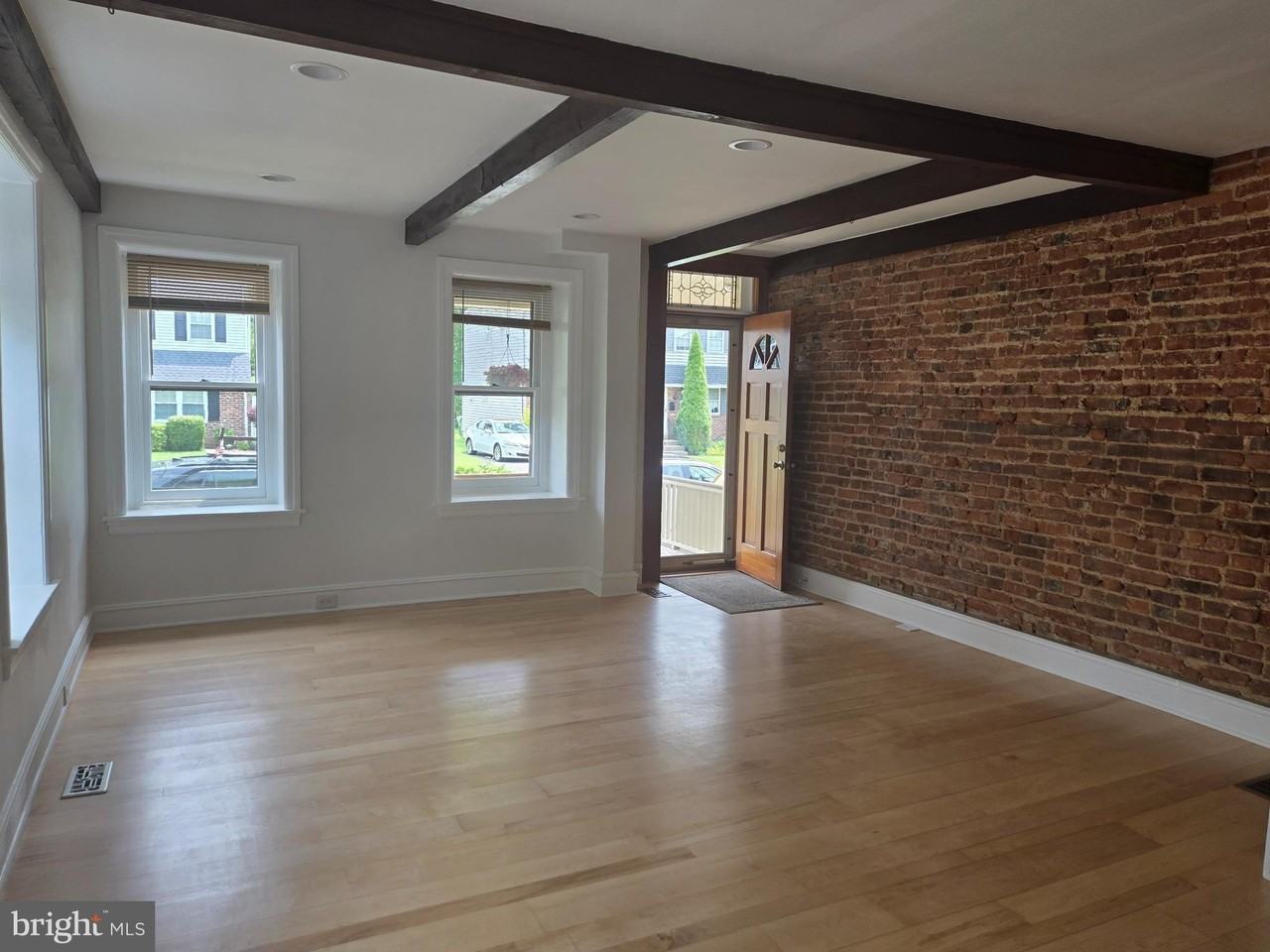 3 Douglas St - Photo 6 of 36