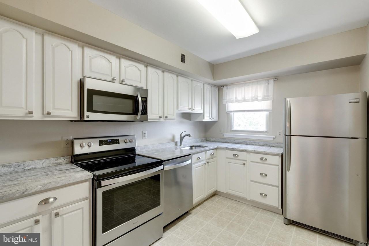 14 Yorktown Ct #115U14 - Photo 4 of 22