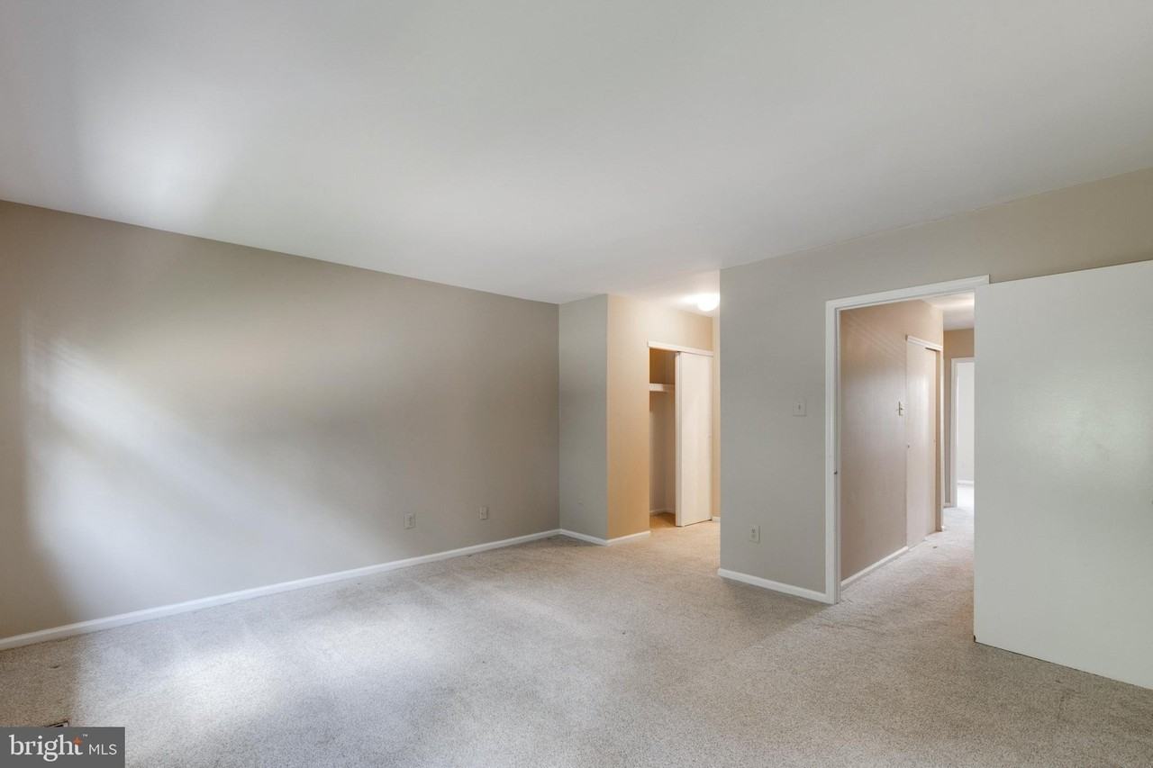 14 Yorktown Ct #115U14 - Photo 7 of 22