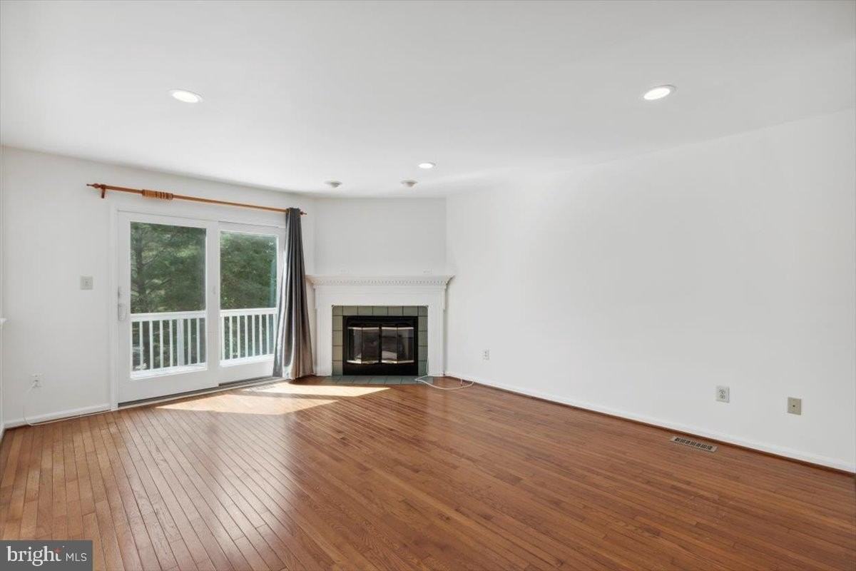 146 Canterbury Ln - Photo 6 of 34