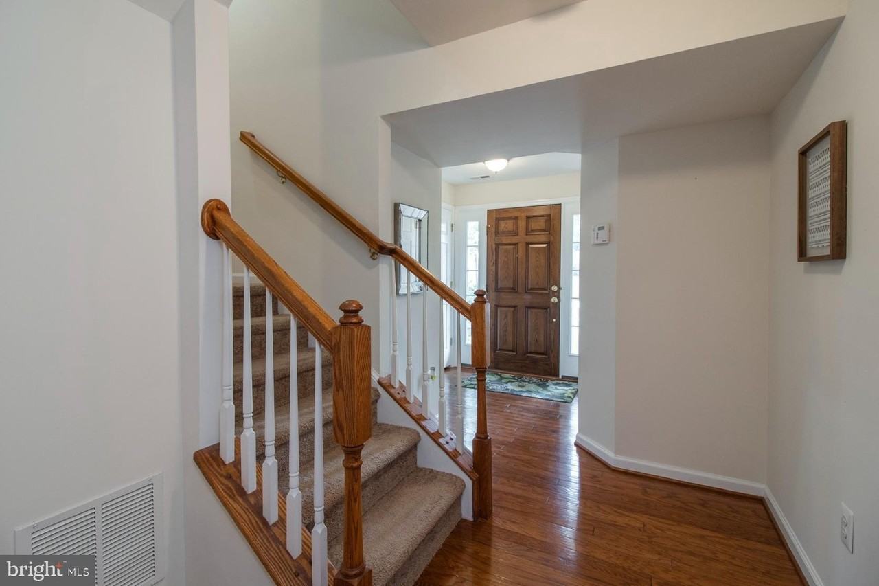 205 Devon Ct - Photo 2 of 30