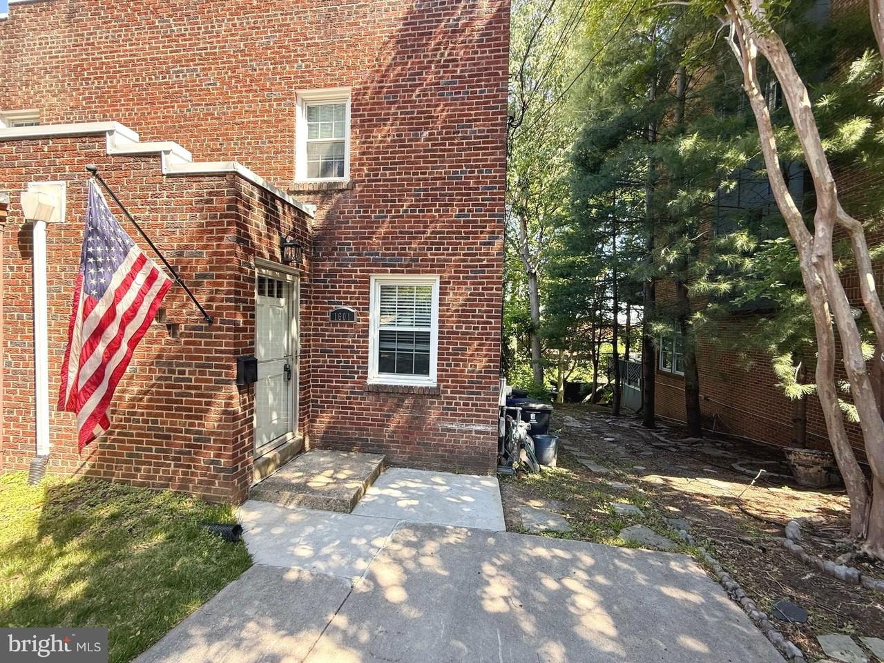 1601 N Colonial Ter - Photo 2 of 35