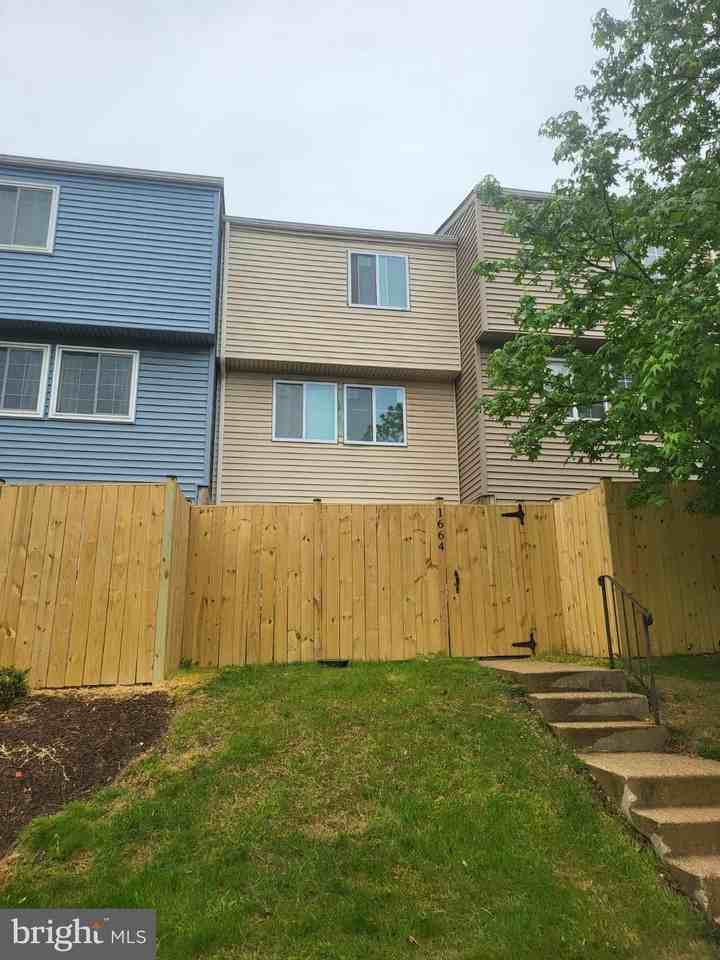 1664 Devil Ln - Photo 2 of 10