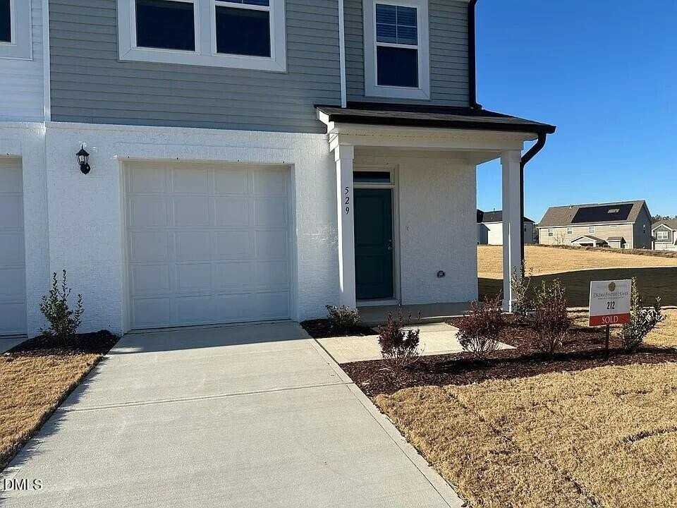 529 Eversden Dr - Photo 3 of 44