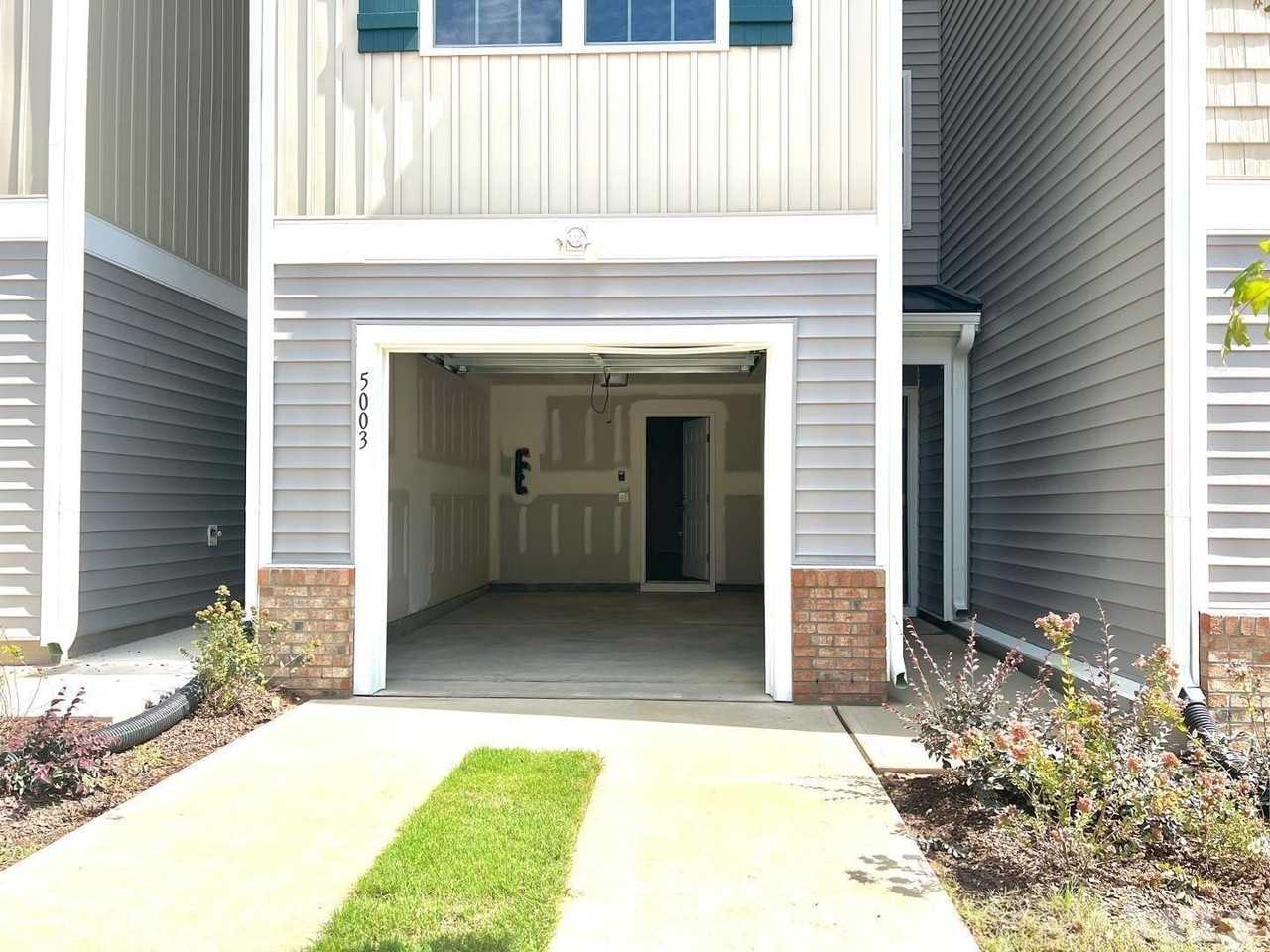 5003 Jayden Dr - Photo 4 of 29