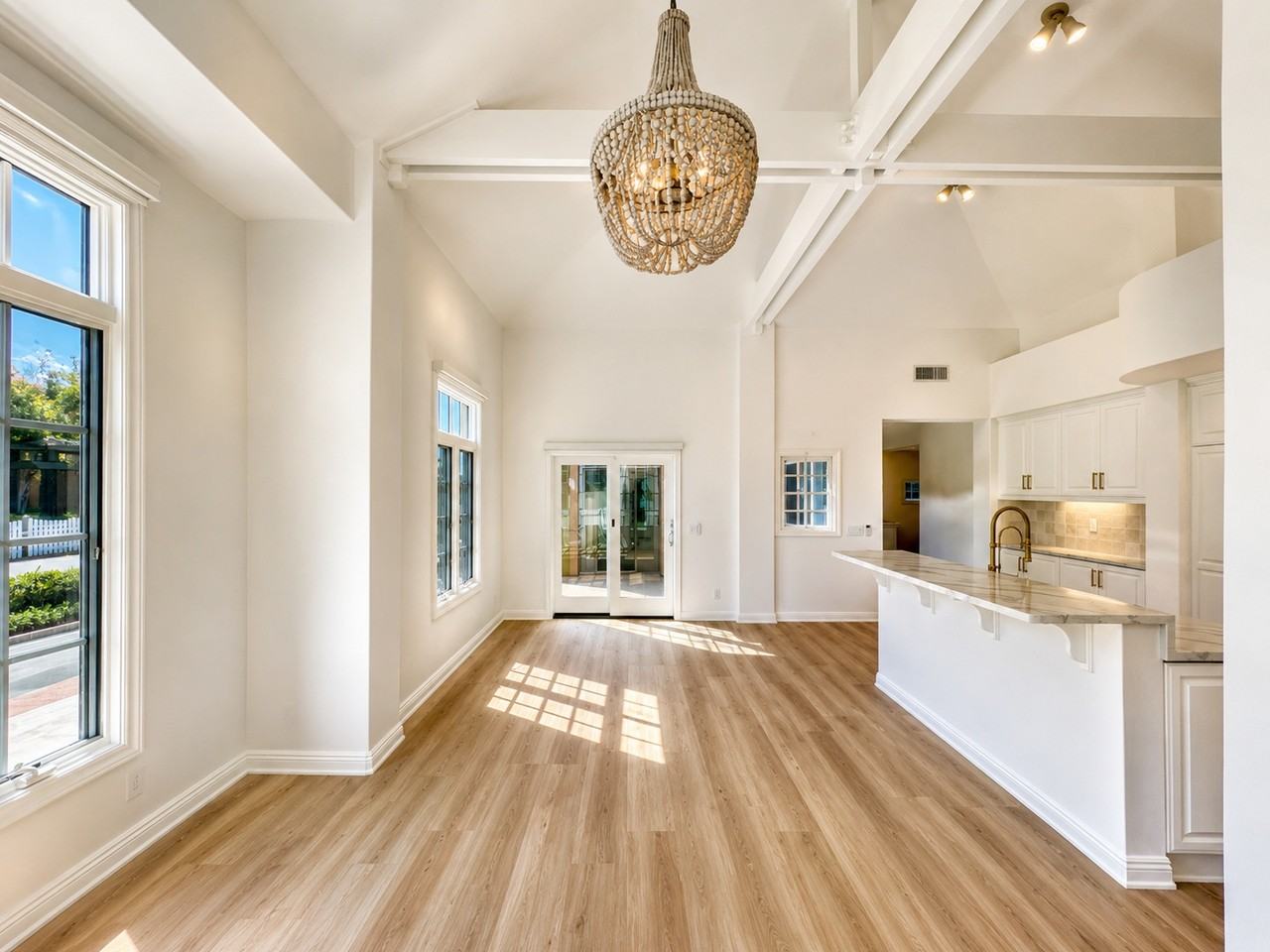 2545 Bungalow Pl - Photo 4 of 22