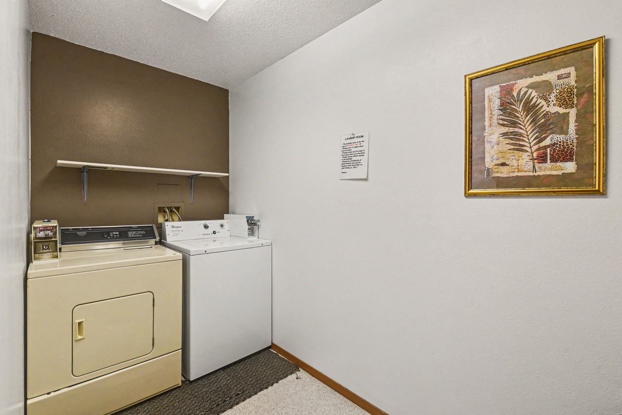 1920 Locust St #208 - Photo 4 of 18