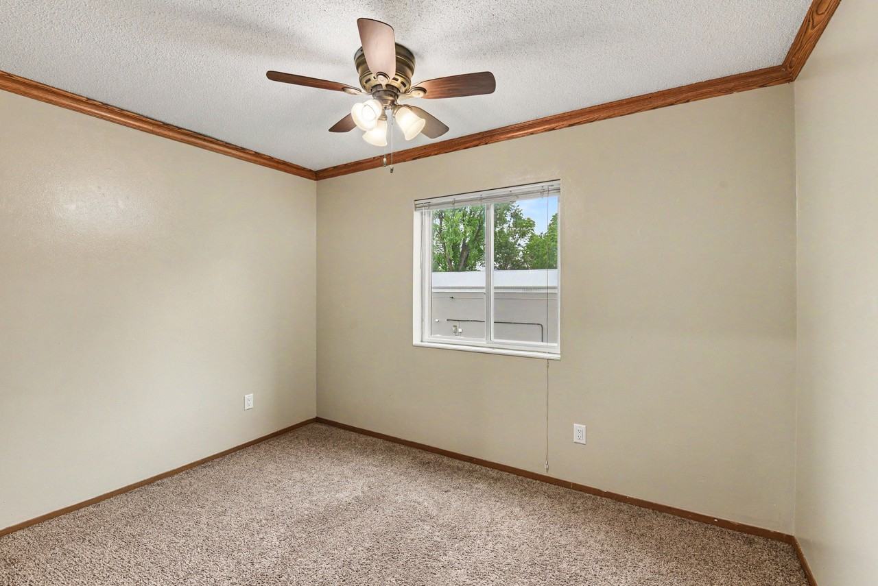 1920 Locust St #208 - Photo 5 of 18