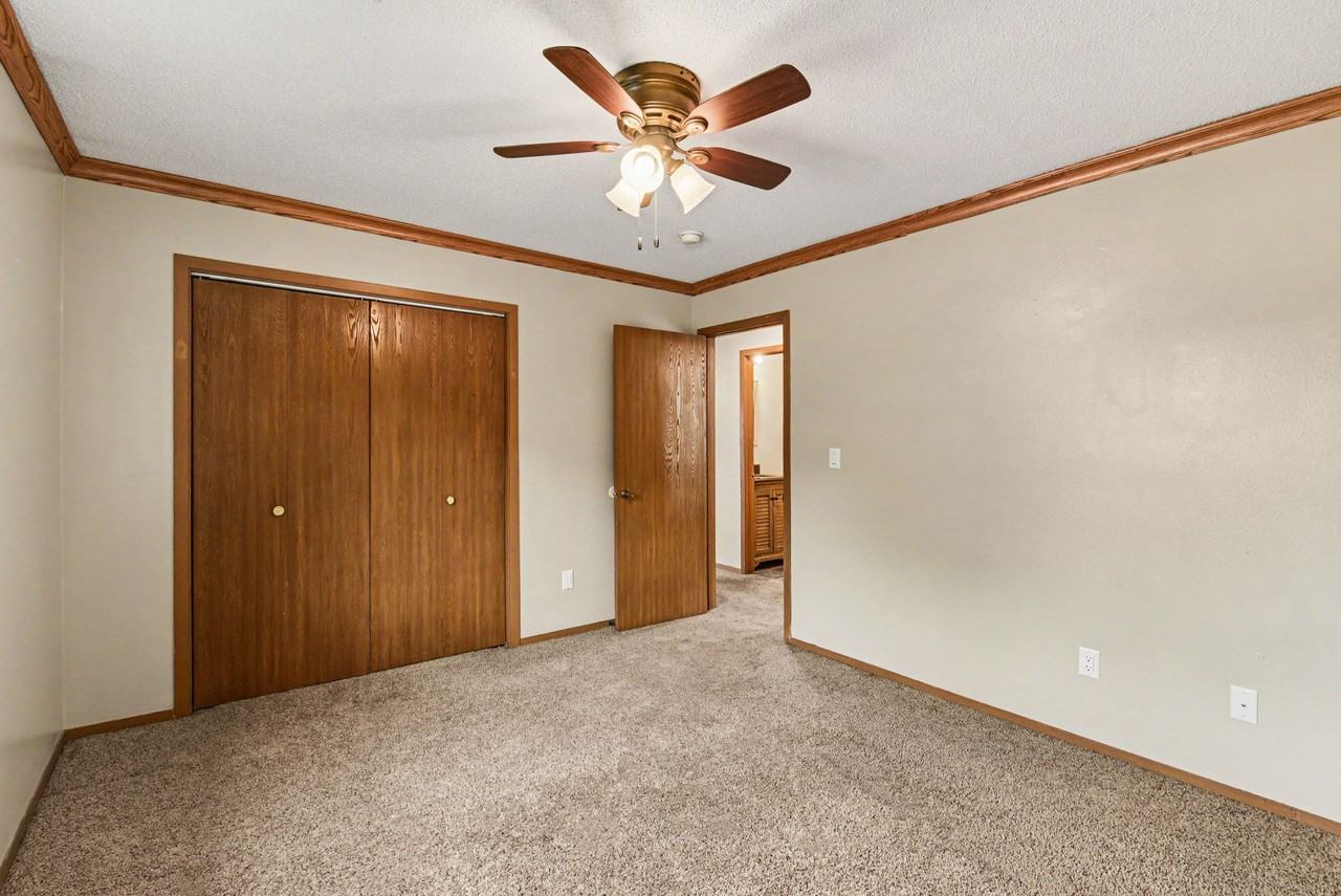 1920 Locust St #208 - Photo 6 of 18